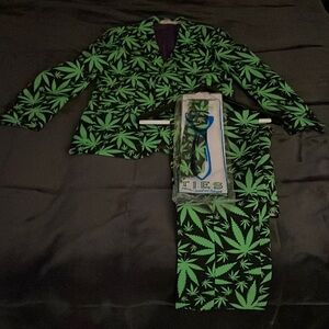 Mary Jane printed party suit, complete with tie and pants.